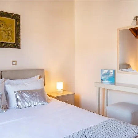 Grand Square Apartment *