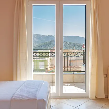 Grand Square Apartment